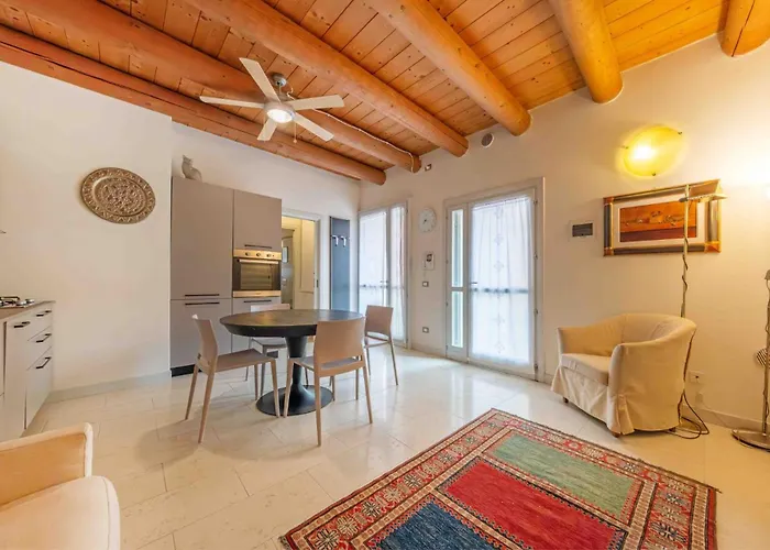 Apartmentsgarda - Borgo Garibaldi アパート *