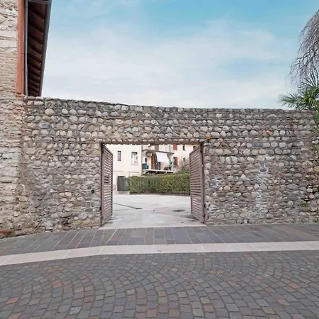 Apartmentsgarda - Borgo Garibaldi Apartment *